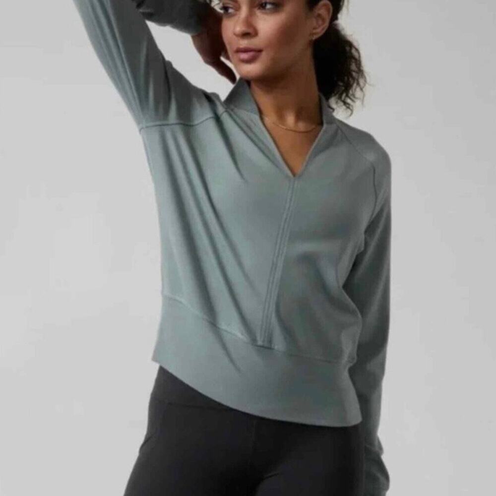 Athleta Women's Eastbound Sweatshirt Minimalist Green Split Crewneck Pullover XS